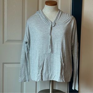 Beyond Yoga Super Soft Striped Lightweight Hoodie in Grey and White. Sz M